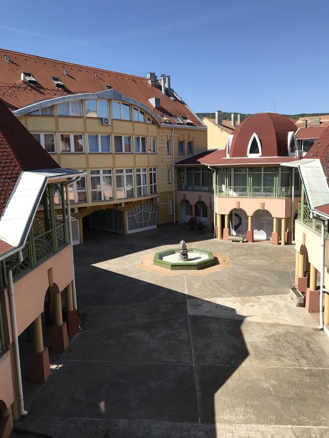 Premium Home Pécs Eksteriør billede